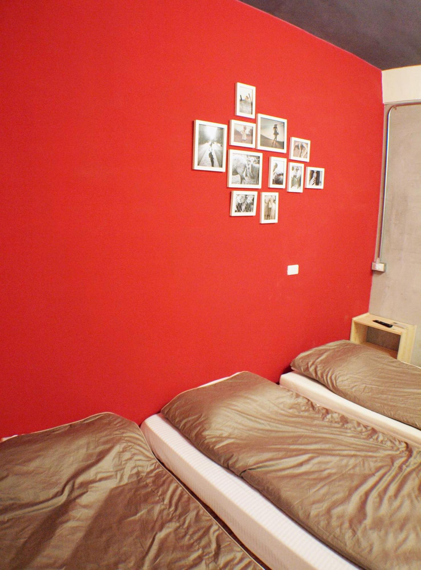 Knock Knock Hostel Kaohsiung Exterior photo