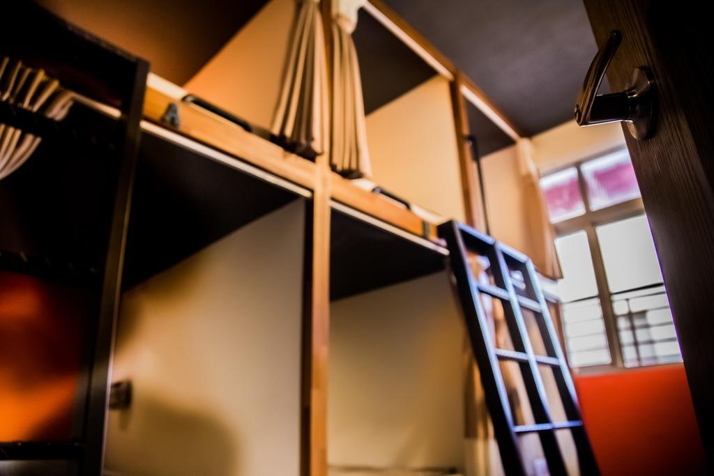 Knock Knock Hostel Kaohsiung Exterior photo