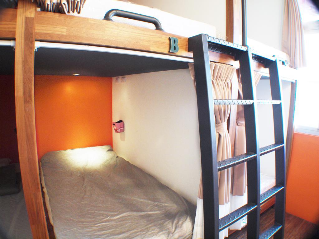 Knock Knock Hostel Kaohsiung Exterior photo