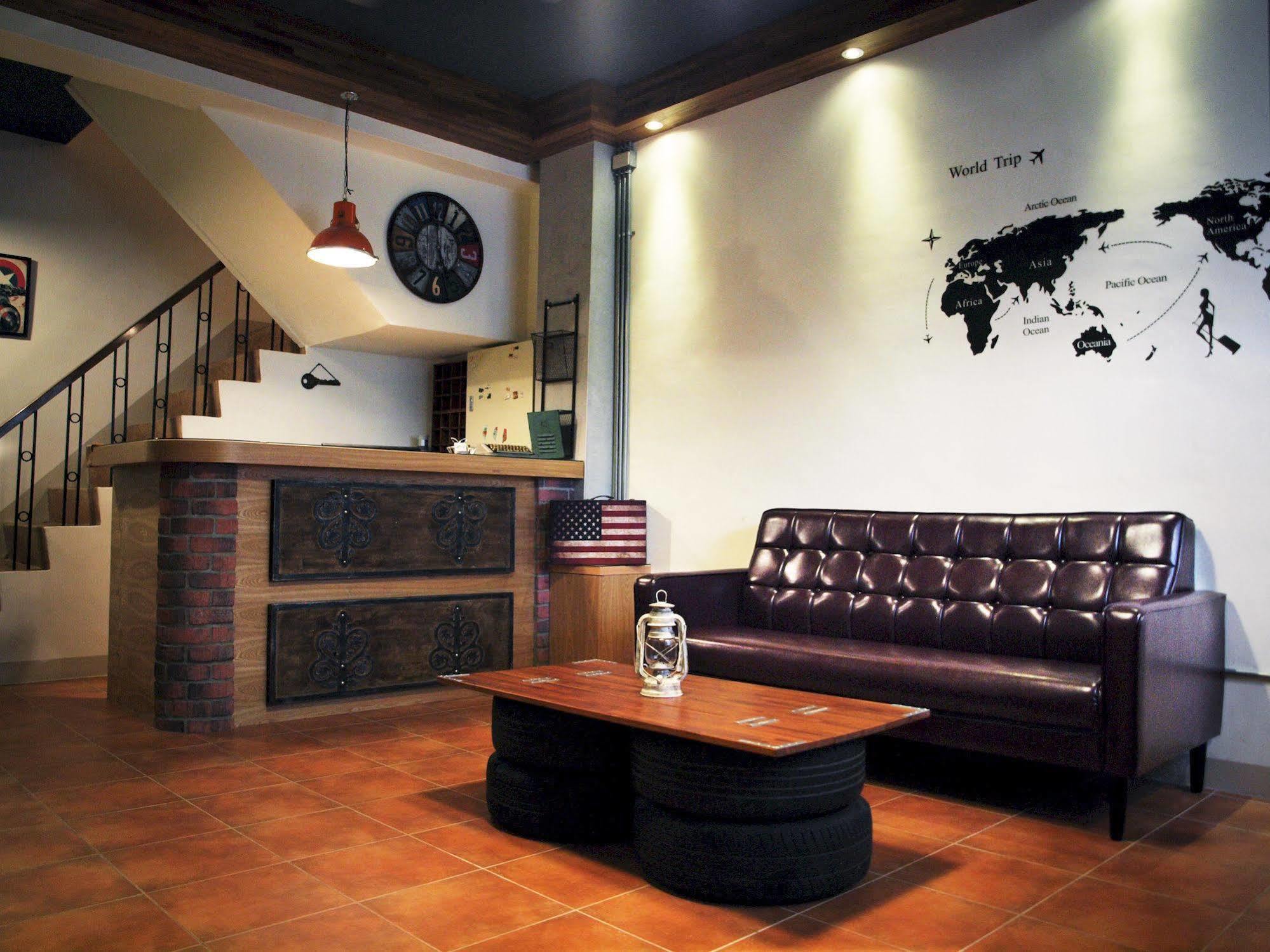 Knock Knock Hostel Kaohsiung Exterior photo