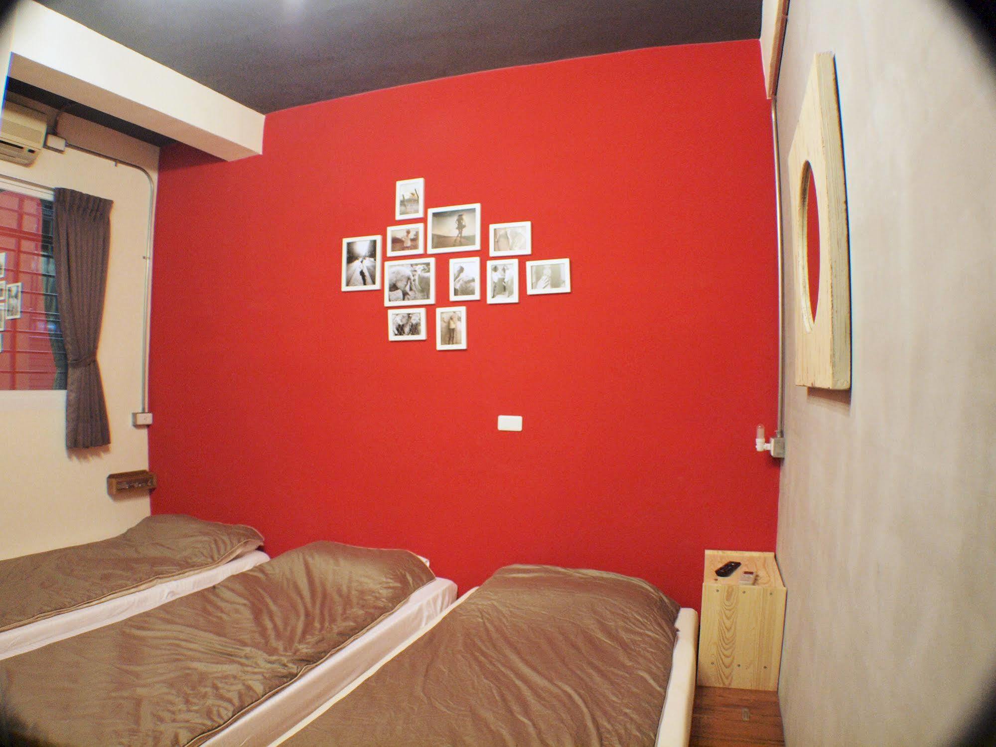 Knock Knock Hostel Kaohsiung Exterior photo